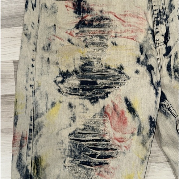 Lion Dynasty Men’s Destroyed Bleached & Ripped Denim shorts Sz 46 Slim - Picture 3 of 9